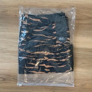 NWT - Qilo Black Tiger Print Shorts - XL